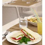 Golden Tulip Piram