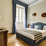 Golden Tulip Piram 4*