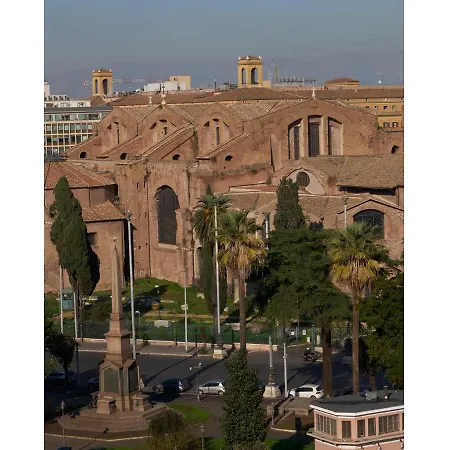 Golden Tulip Piram 4*