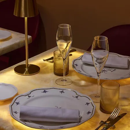 Golden Tulip Piram ホテル