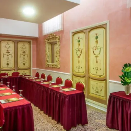 ホテル Golden Tulip Piram