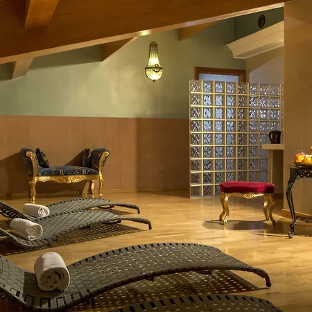 Golden Tulip Piram 4*