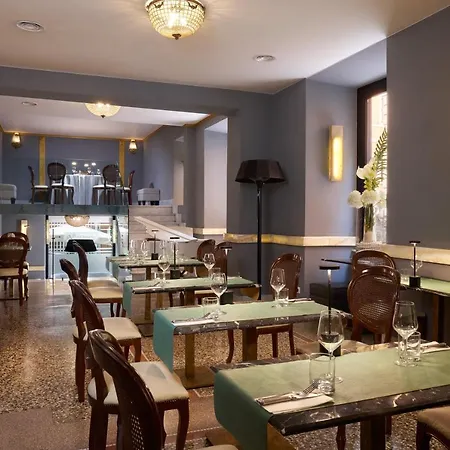 فندق Golden Tulip Piram 4*