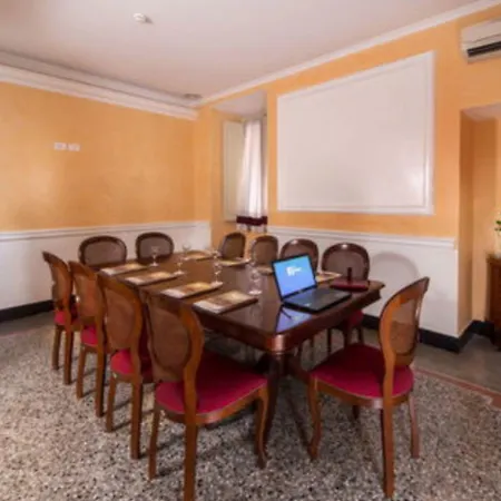 Golden Tulip Piram 4*