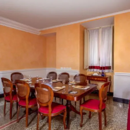 فندق Golden Tulip Piram 4*