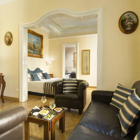 호텔 Golden Tulip Piram