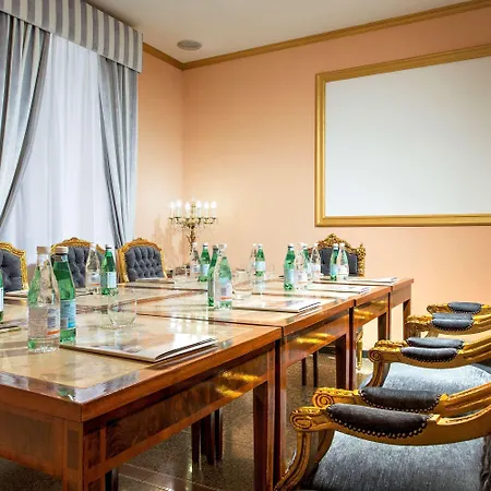 Golden Tulip Piram 4*