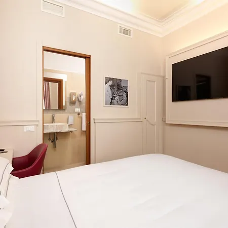 Golden Tulip Piram 4*