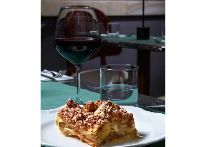 Golden Tulip Piram 4*