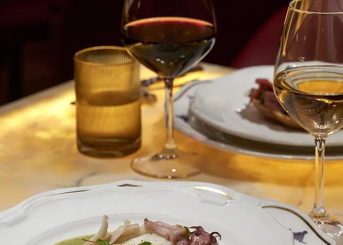 Golden Tulip Piram ホテル 4*