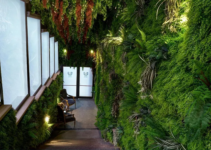 Golden Tulip Piram ホテル