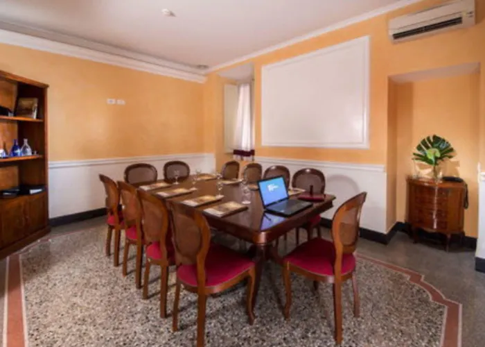 Golden Tulip Piram 4*