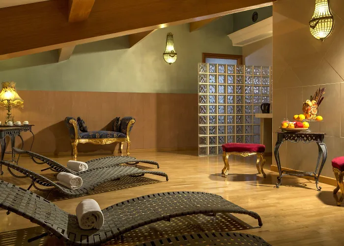 Golden Tulip Piram 4*