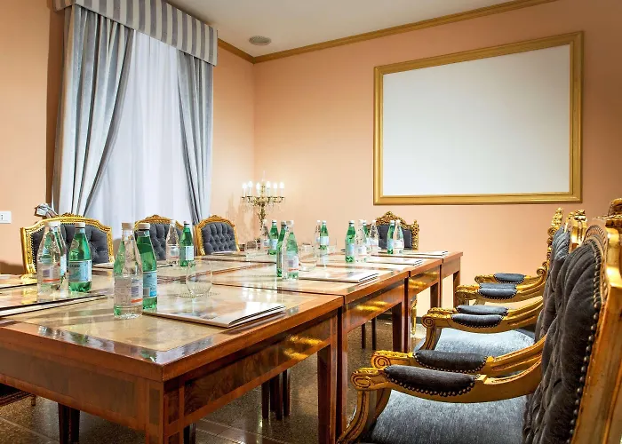 Golden Tulip Piram 4*