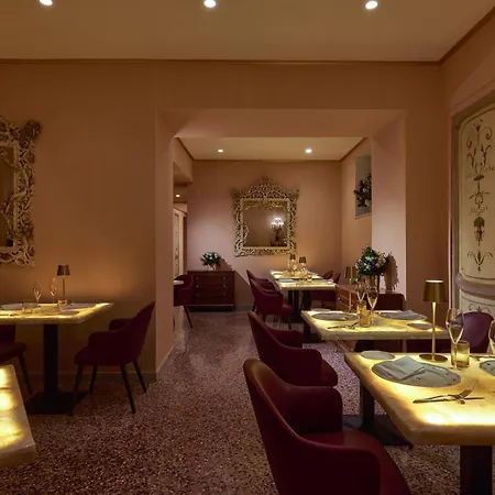 Golden Tulip Piram Szálloda 4*
