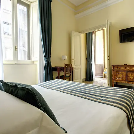 Hotel Golden Tulip Piram 4*